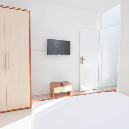 Apartment Aria Baska Voda Luaran gambar
